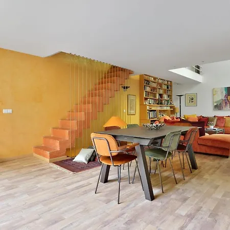 Superb Town House With Private Courtyard - Welkeys Apartment