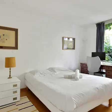 Apartment Superb Town House With Private Courtyard - Welkeys
