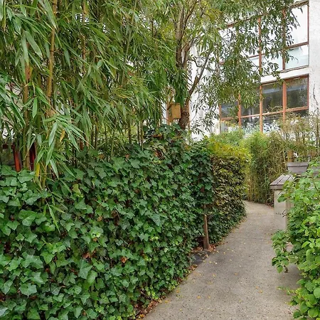 Superb Town House With Private Courtyard - Welkeys